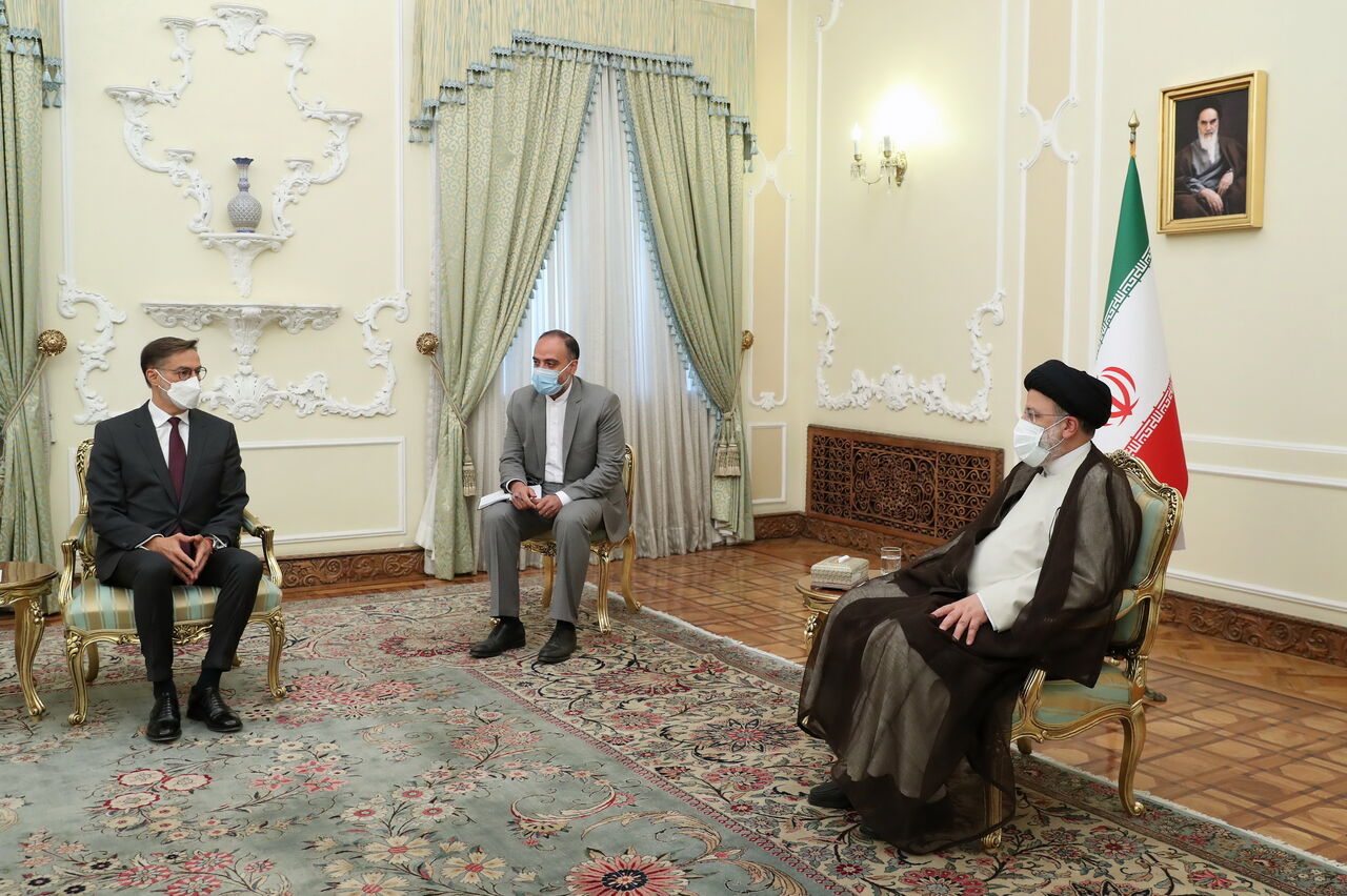 رییسی در دیدار وزیر امور خارجه ونزوئلا: سیاست ایران توسعه روابط با کشورهای آمریکای لاتین است