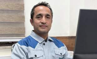 ایمان اکبری، رئیس آزمایشگاه فولاد سنگان