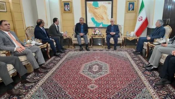 اسکندر مومنی، وزیر کشور
