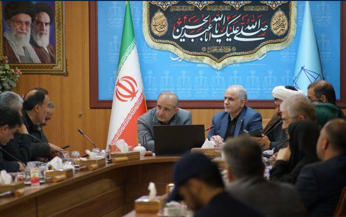 امینحسین رحیمی، وزیر دادگستری